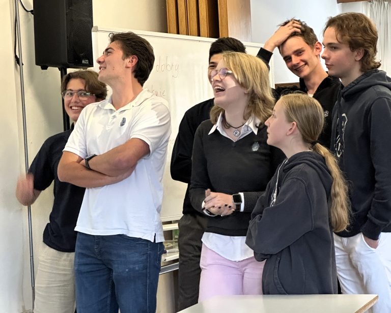 Schülerinnen und Schüler beim polnischen Abend