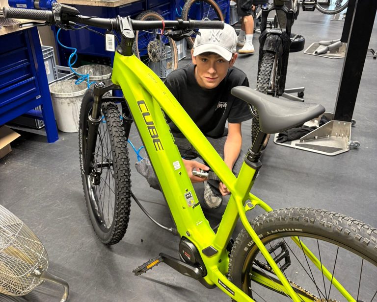 Alex im Bikestore