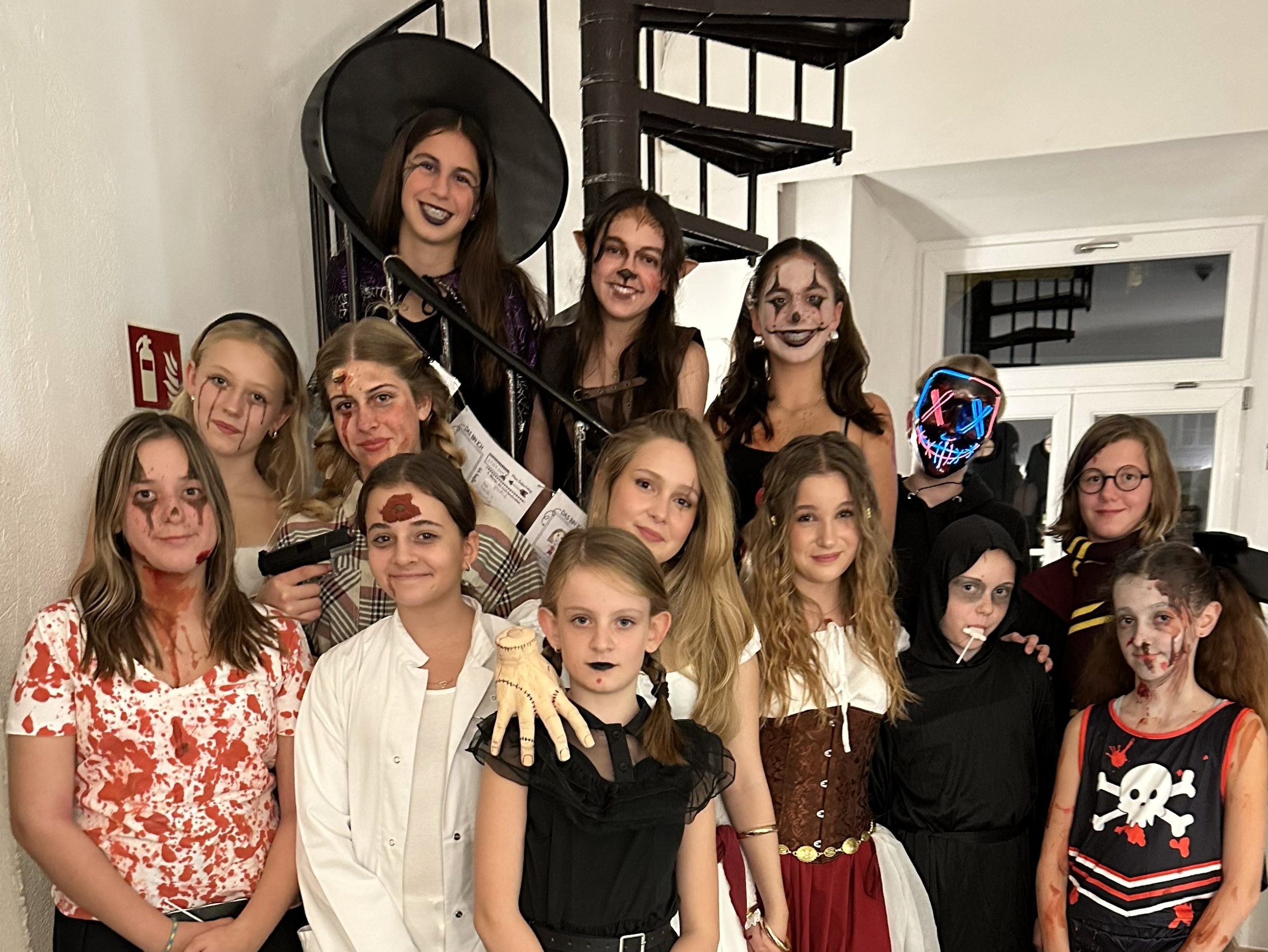 halloween haeder 2025