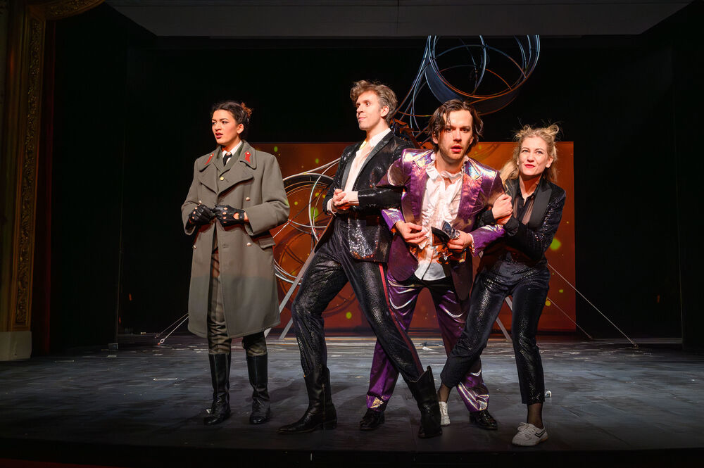 022 naomi kneip, gregor schulz, maximilian paier, julienne pfeil faust ©slt tobias witzgall lt2 6422