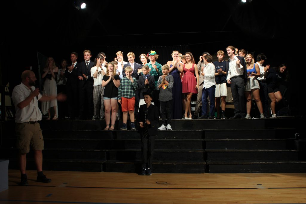 Theatergruppe mit Laura und Lilli
